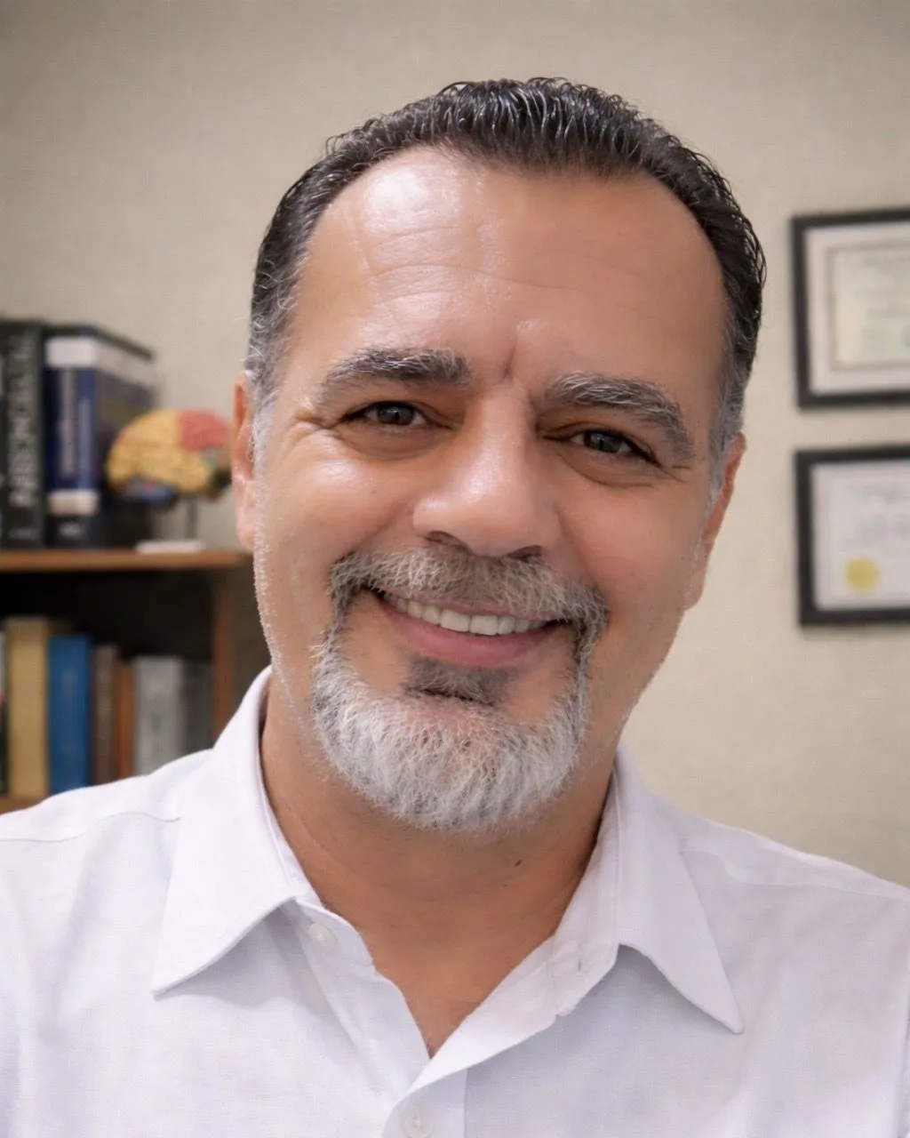 Dr. Luciano Langie Martins